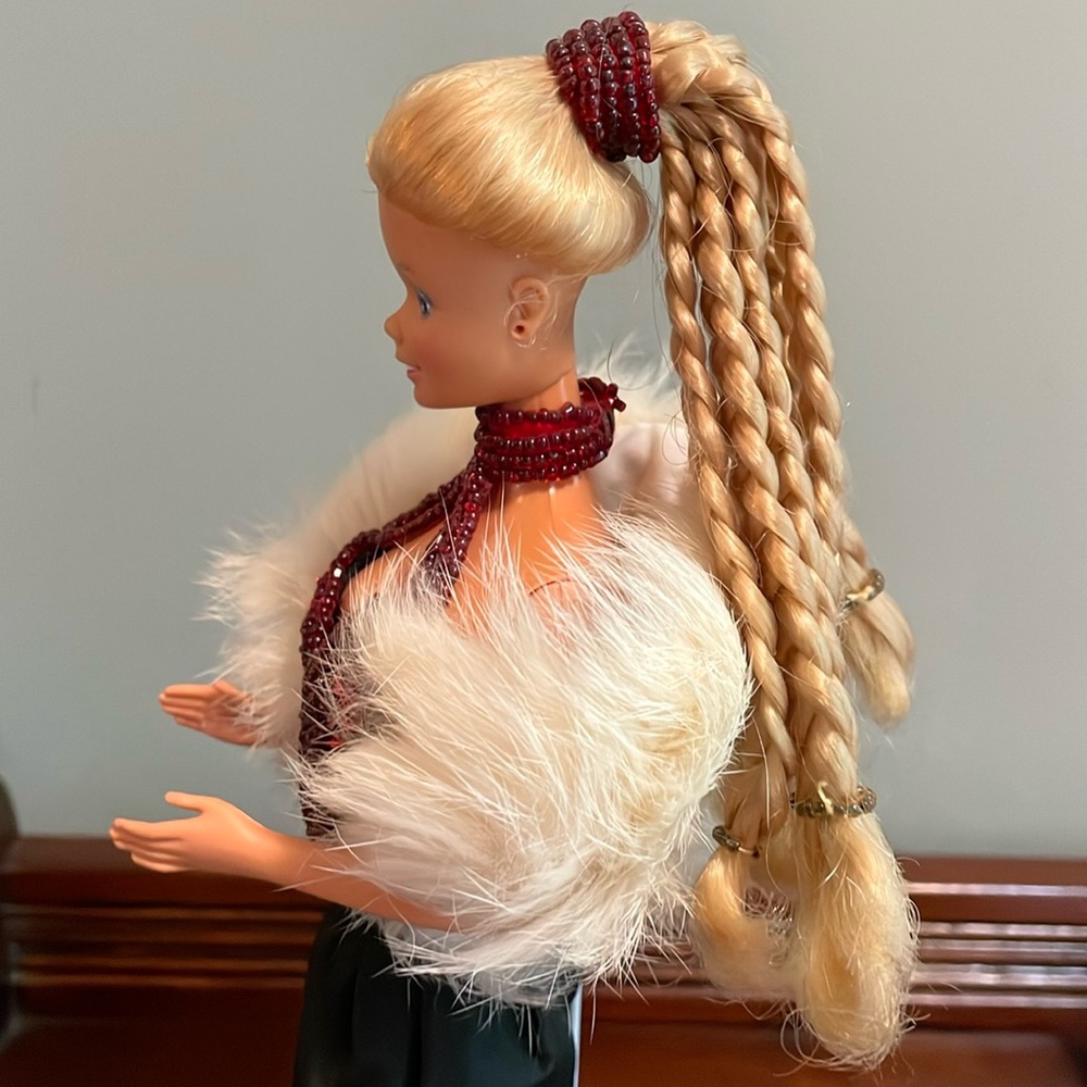 1980s Barbie wearing handmade outfit with real fur. - Picture 4 of 16